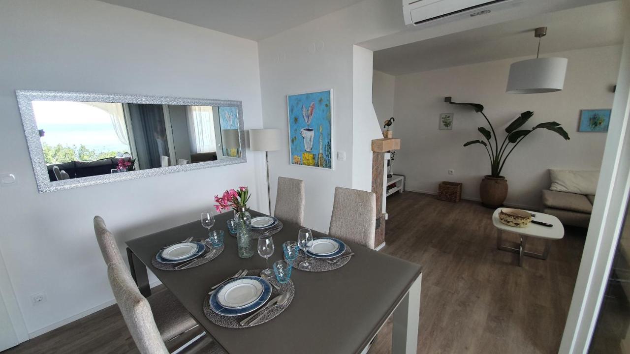 Divine View Apartma Njivice Exteriér fotografie