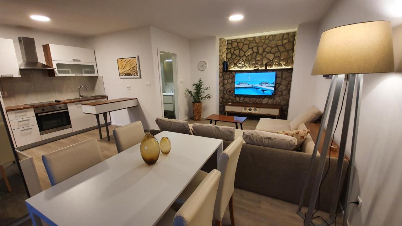 Divine View Apartma Njivice Exteriér fotografie